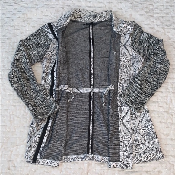 Black/White Jacket - Picture 3 of 4